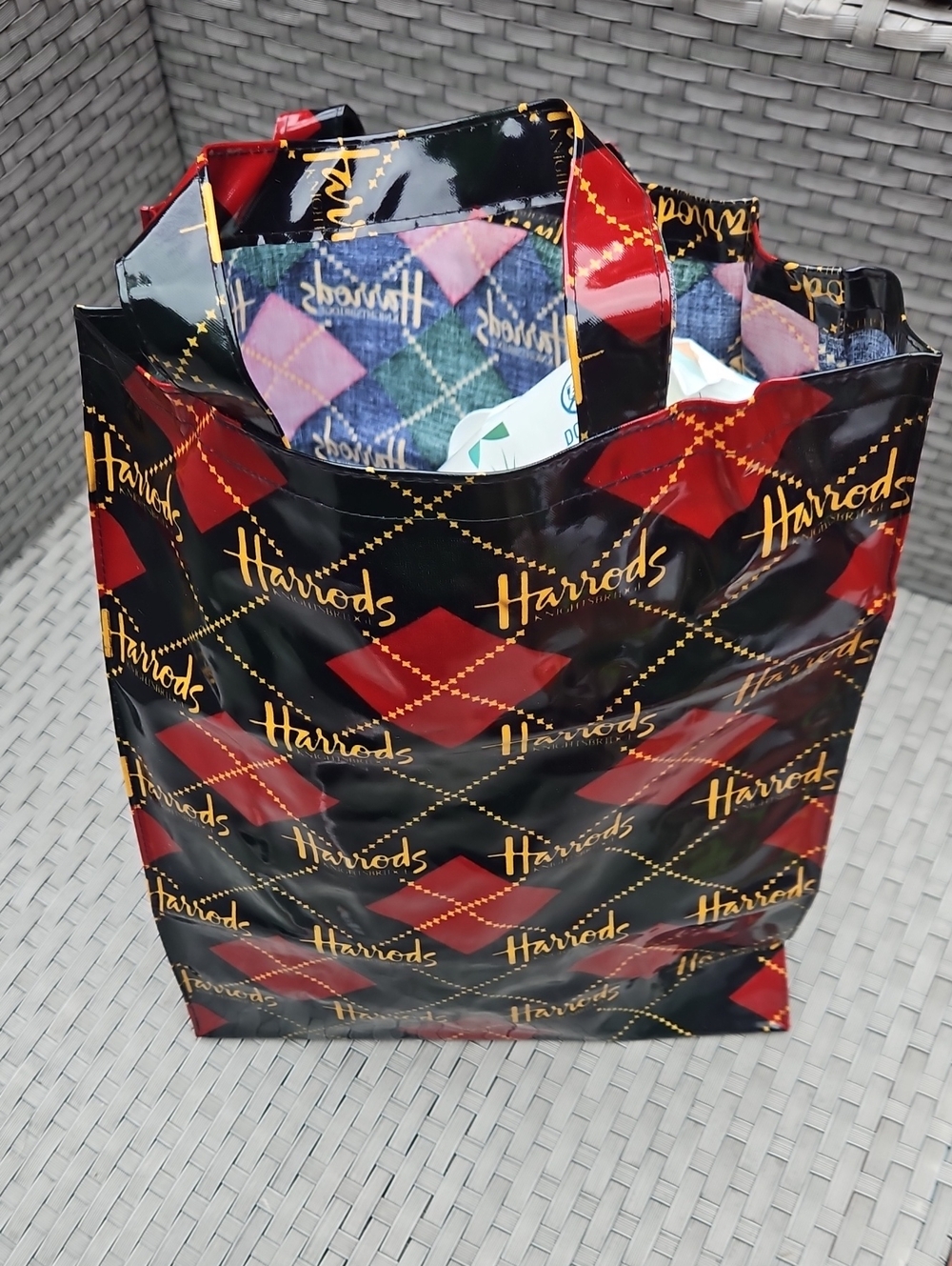 Vintage NEW  Harrods Knightsbridge Argyle Black Red Laminated Tote Gold Logo